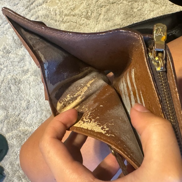 Vintage Louis Vuitton Zip Around Wallet With Snap - Picture 4 of 9